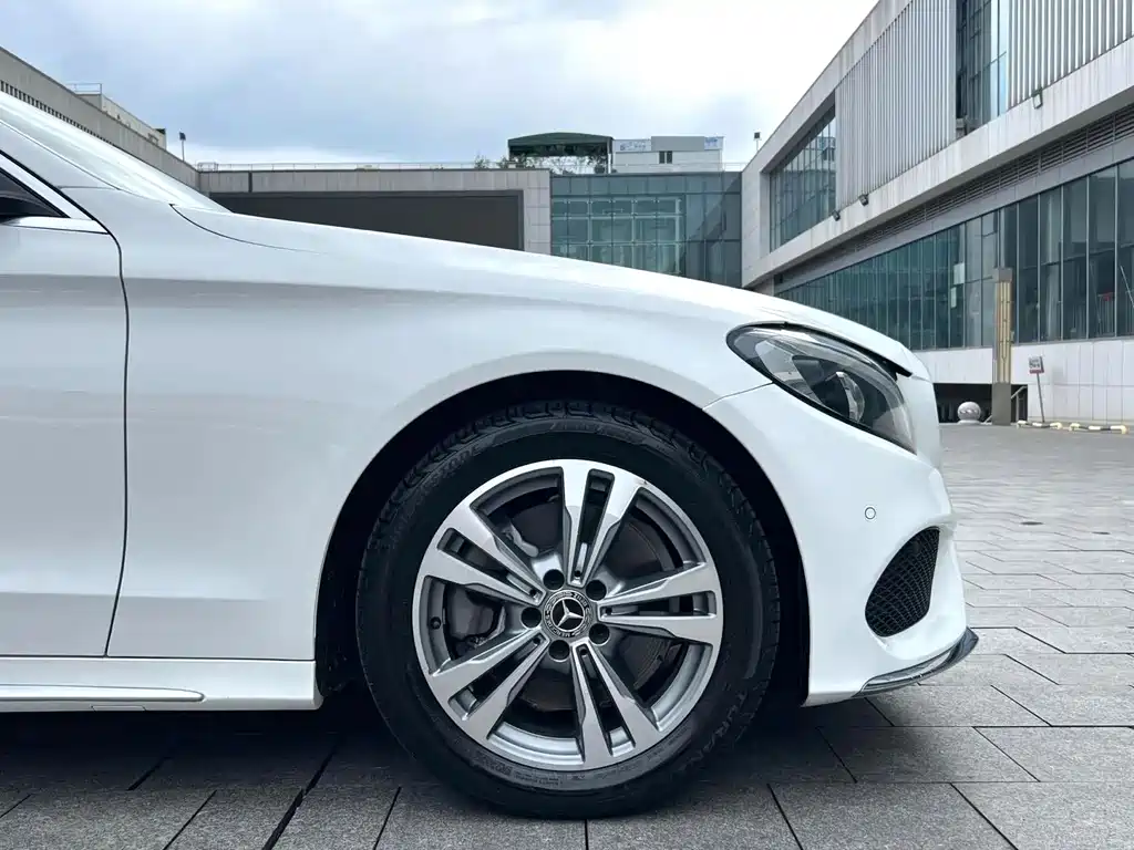 Mercedes-Benz C-Class — миниатюра 11
