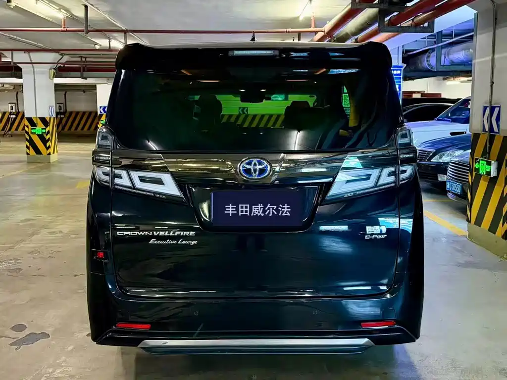Toyota Vellfire — миниатюра 4