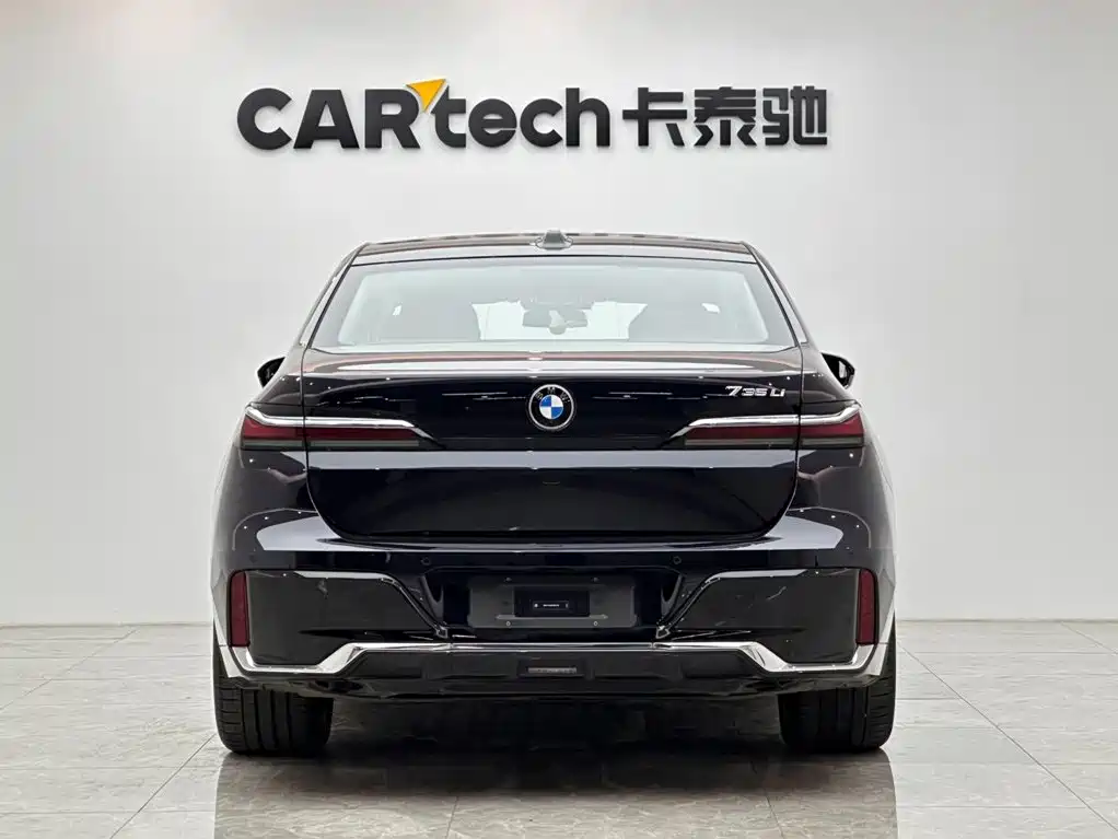 BMW 7 Series — миниатюра 4