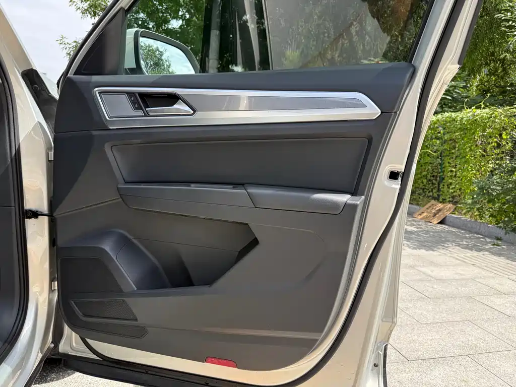 Volkswagen Teramont — миниатюра 13