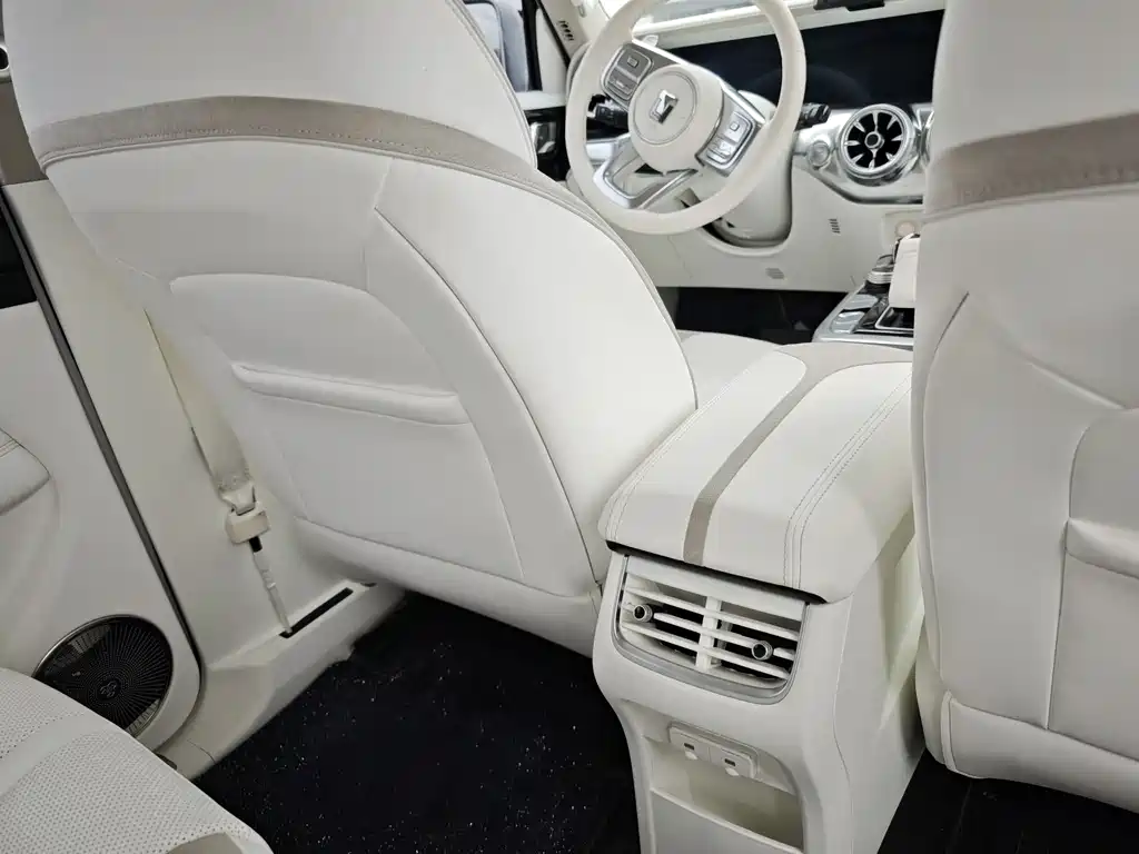 TANK CO CREATION TANK 300