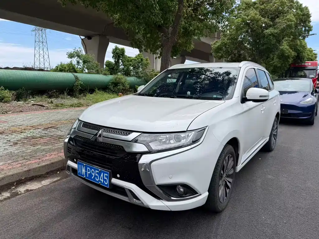 Купить Mitsubishi Outlander