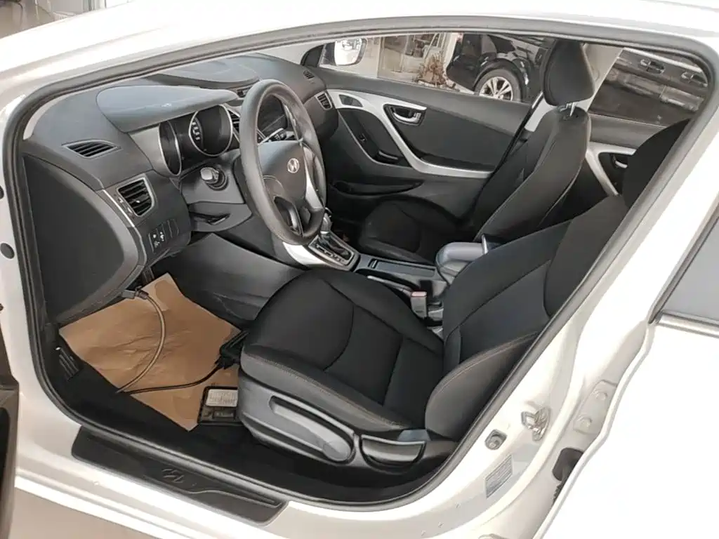 Hyundai Elantra Langdong — миниатюра 15