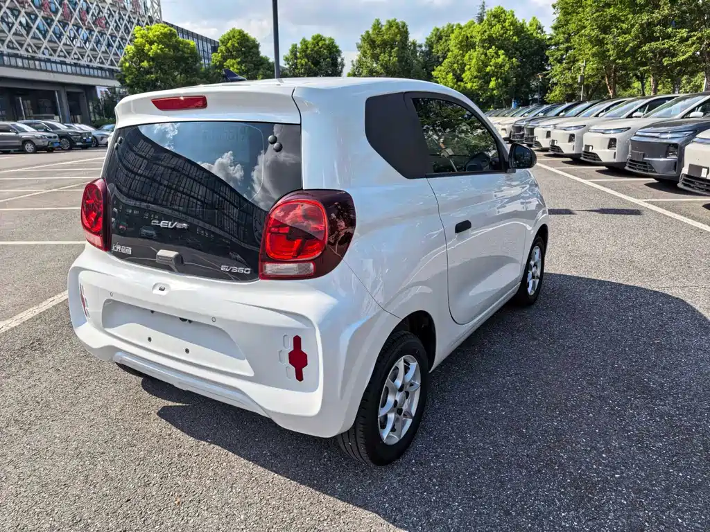 Roewe Clever — миниатюра 4