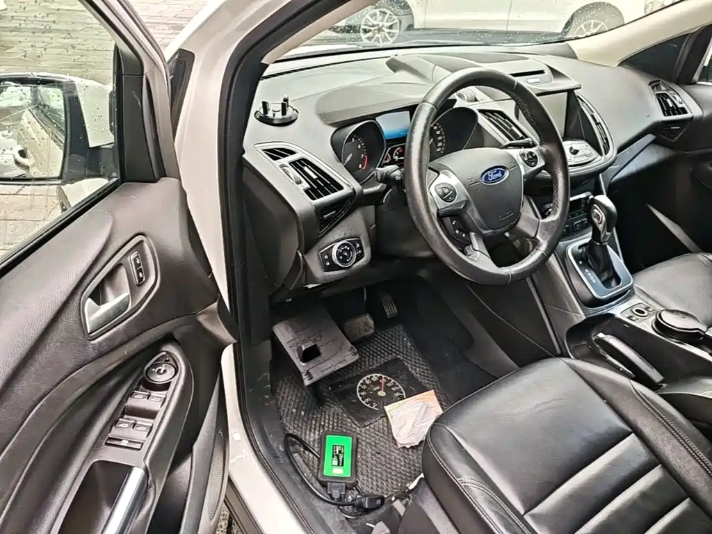 Ford Kuga — миниатюра 21