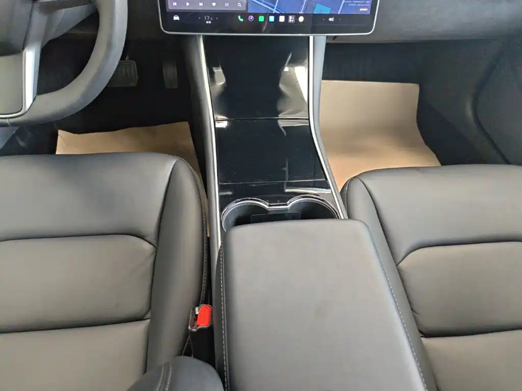 Tesla Model 3 — миниатюра 14