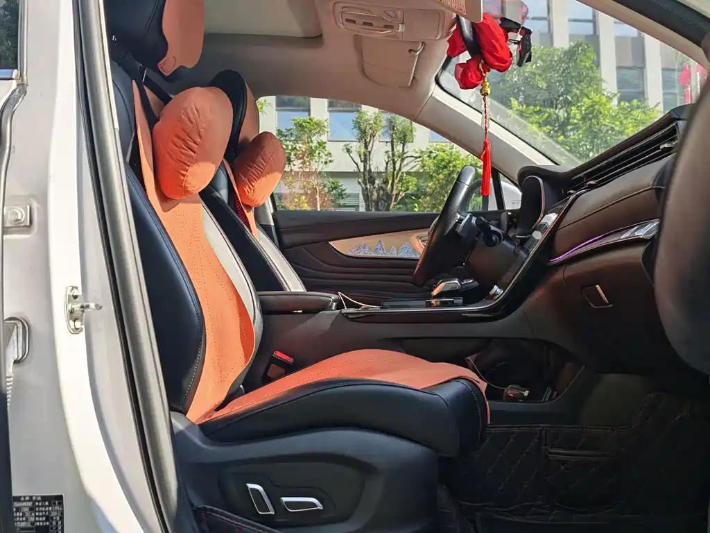Roewe RX5 eMAX — миниатюра 12