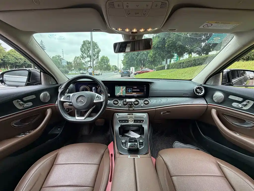 Mercedes-Benz E-Class — миниатюра 13