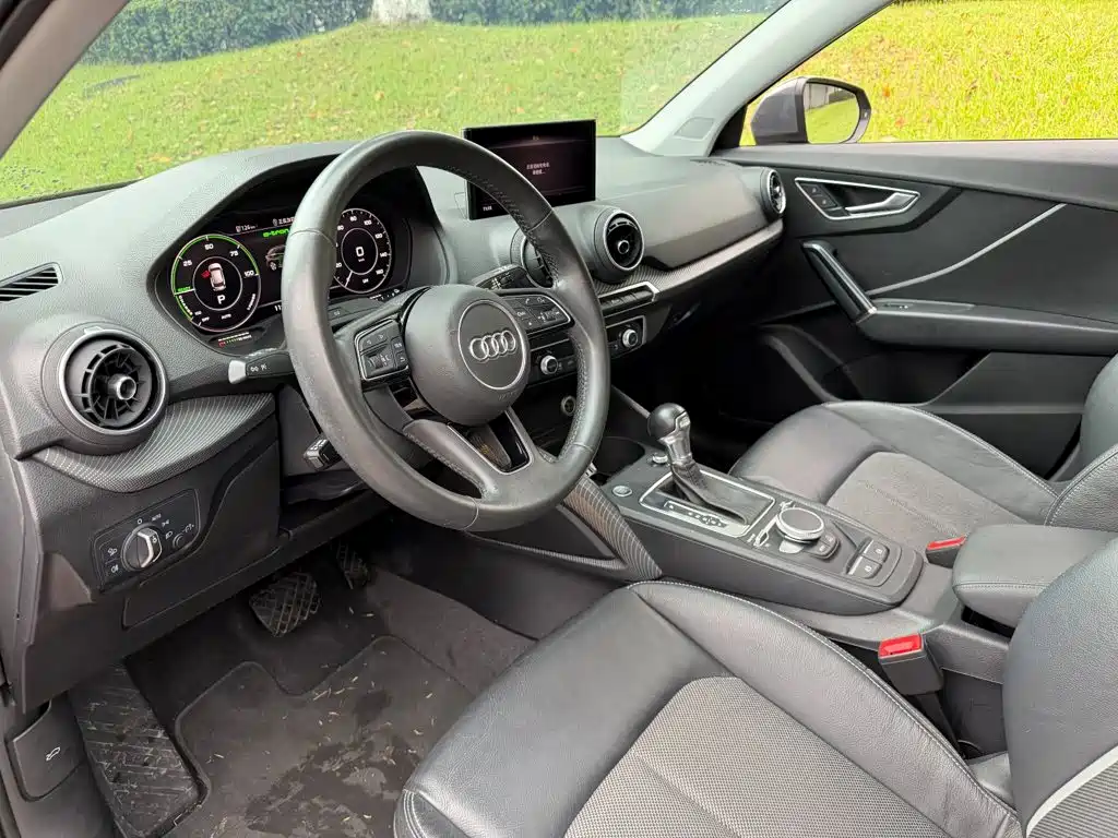 Audi Q2L e-tron — миниатюра 7