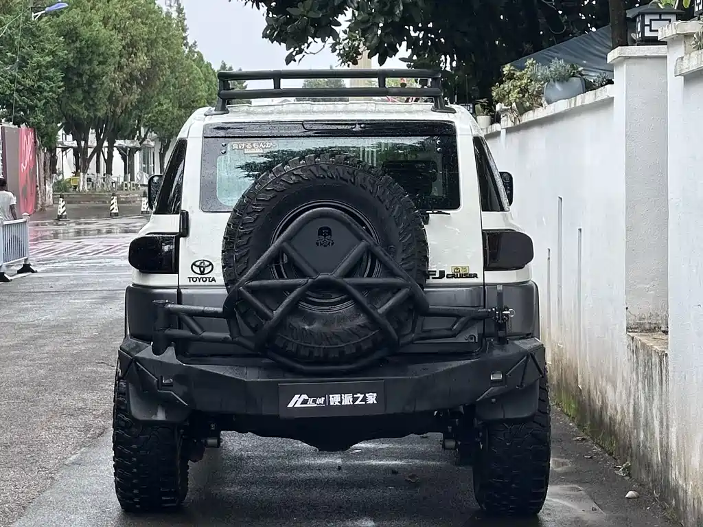 Toyota FJ Cruiser — миниатюра 9