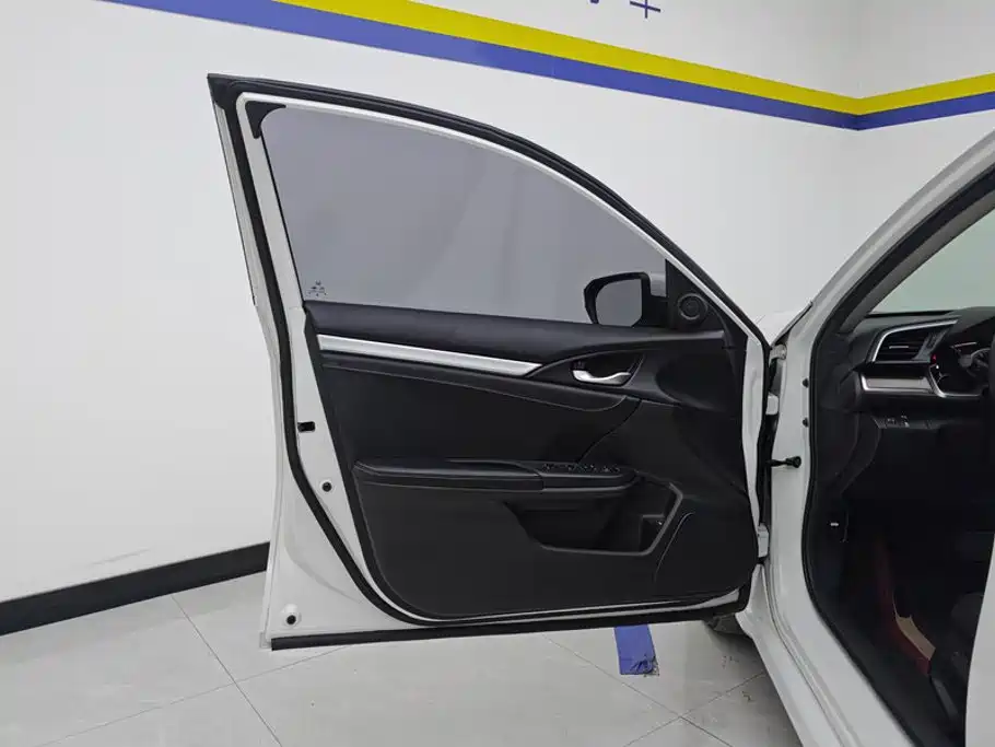 Honda Civic — миниатюра 7