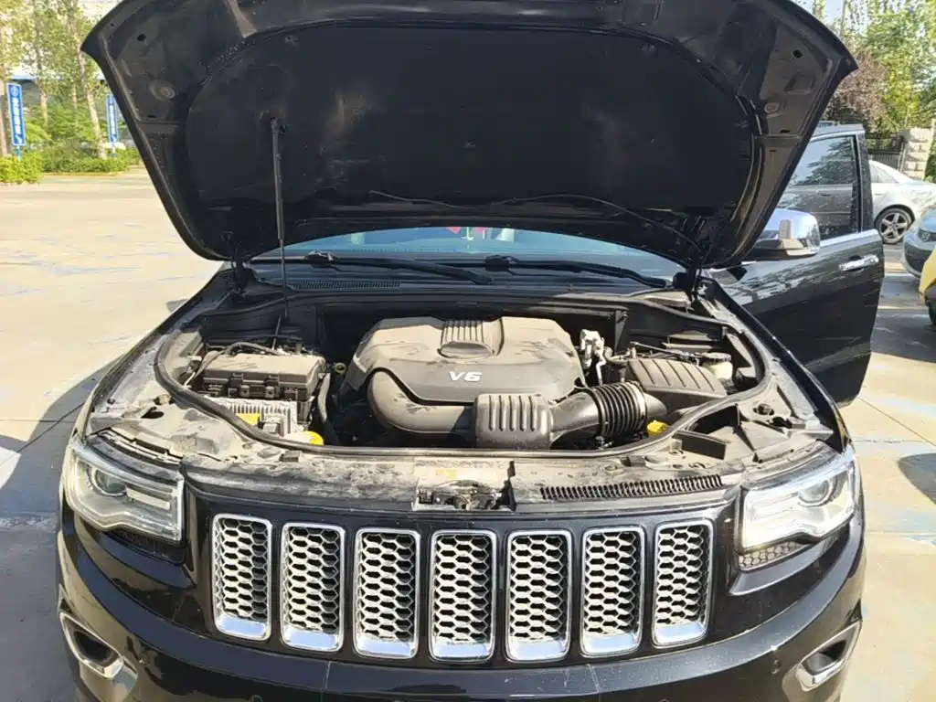 Jeep Grand Cherokee (Import) — миниатюра 20