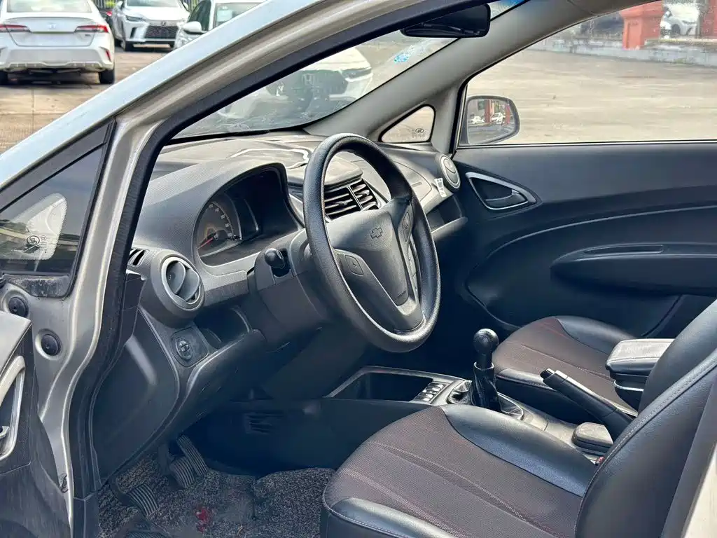 Chevrolet Sail — миниатюра 3
