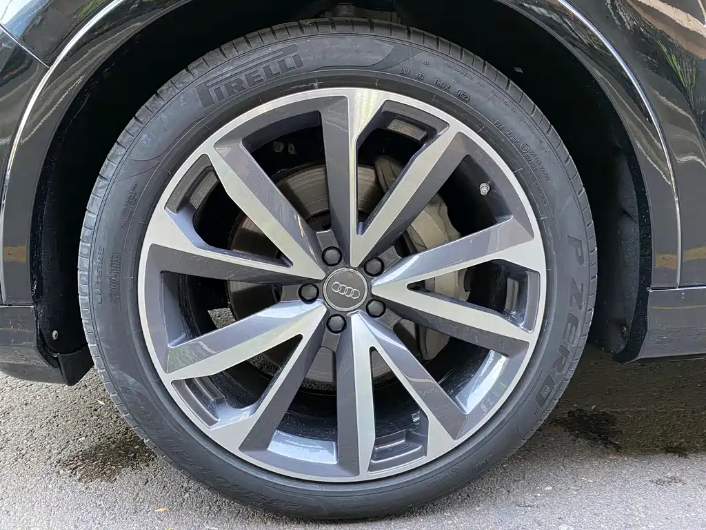 Audi Q7 2023 55 TFSI quattro S line Sport