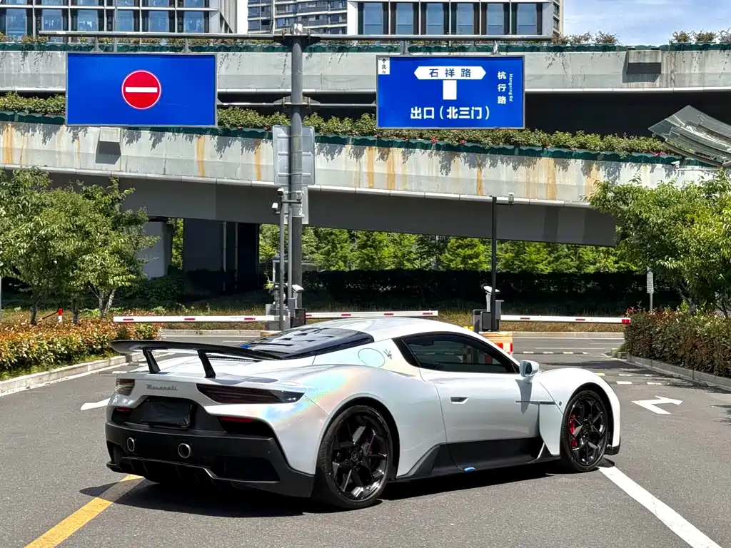 Maserati MC20 — миниатюра 7