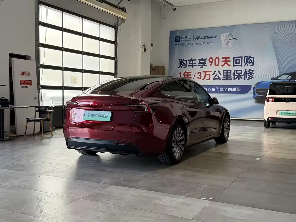 Tesla Model 3 — миниатюра 9