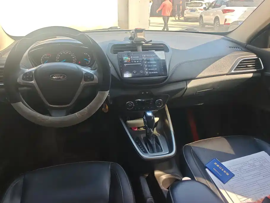 Ford Escort — миниатюра 12