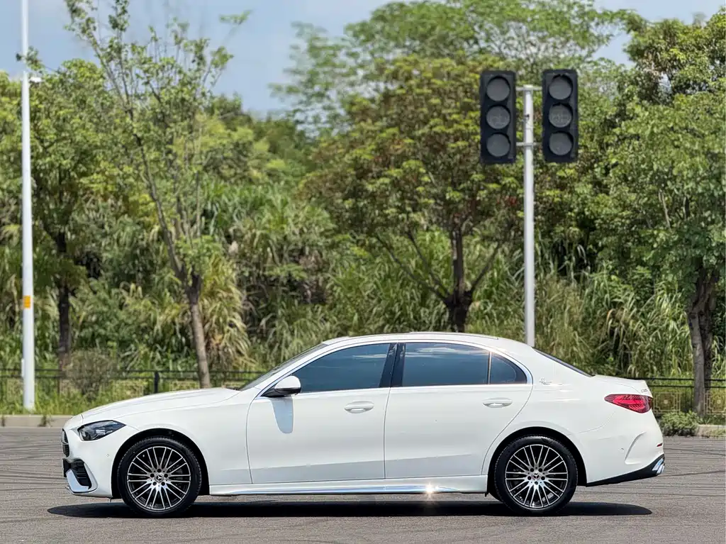 Mercedes-Benz C-Class — миниатюра 17