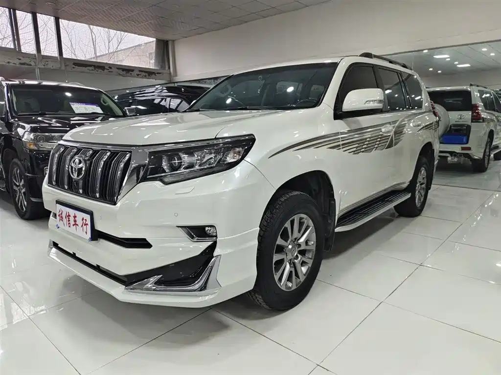 TOYOTA PRADO