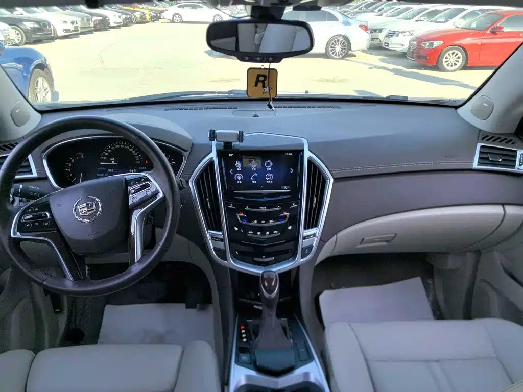 Cadillac SRX — миниатюра 9