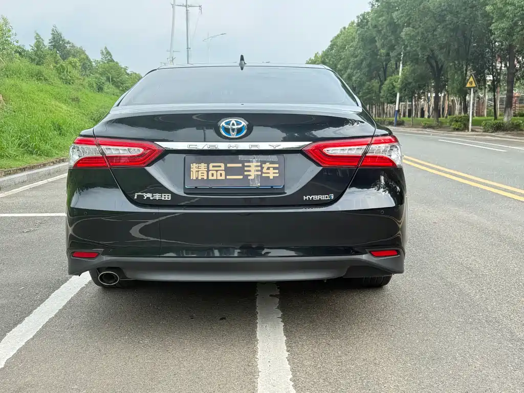 Toyota Camry — миниатюра 5