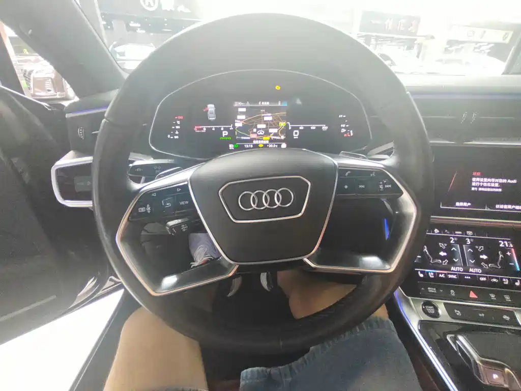 Audi A7L — миниатюра 7