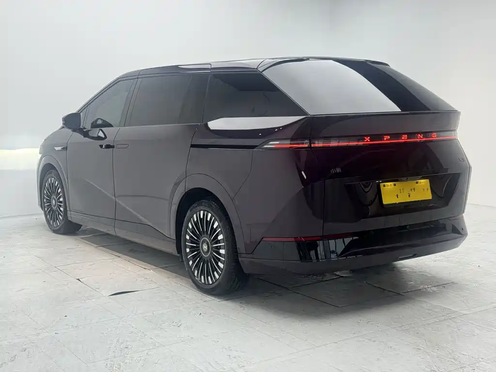 XPeng X9 — миниатюра 4