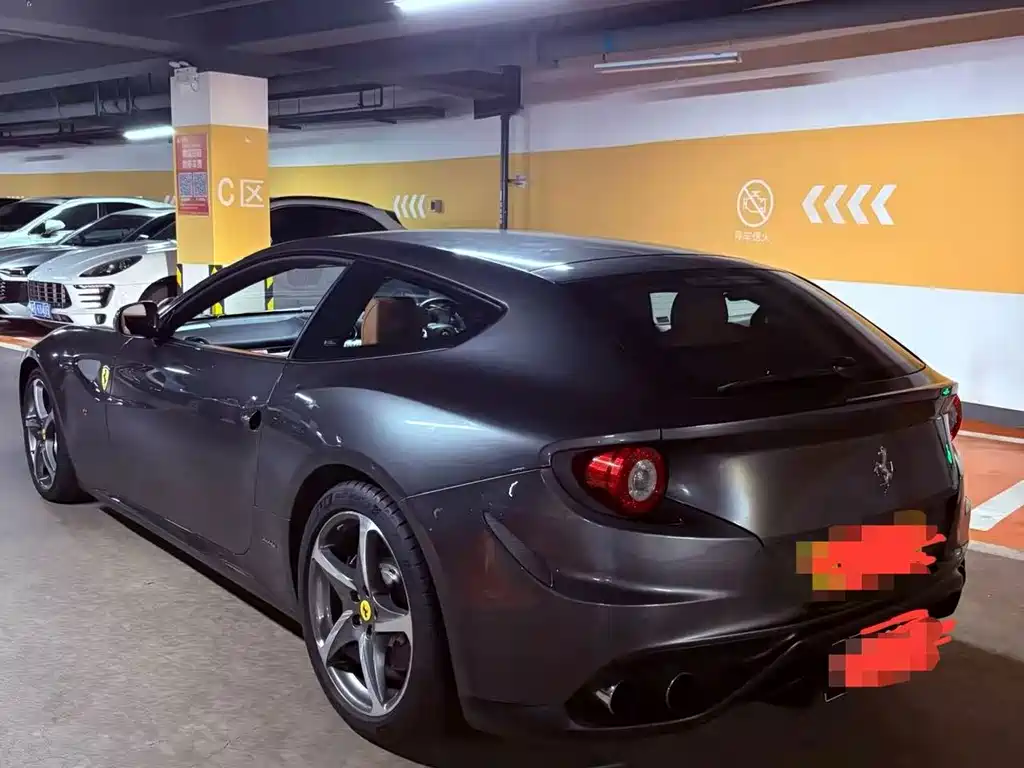 Ferrari FF — миниатюра 3