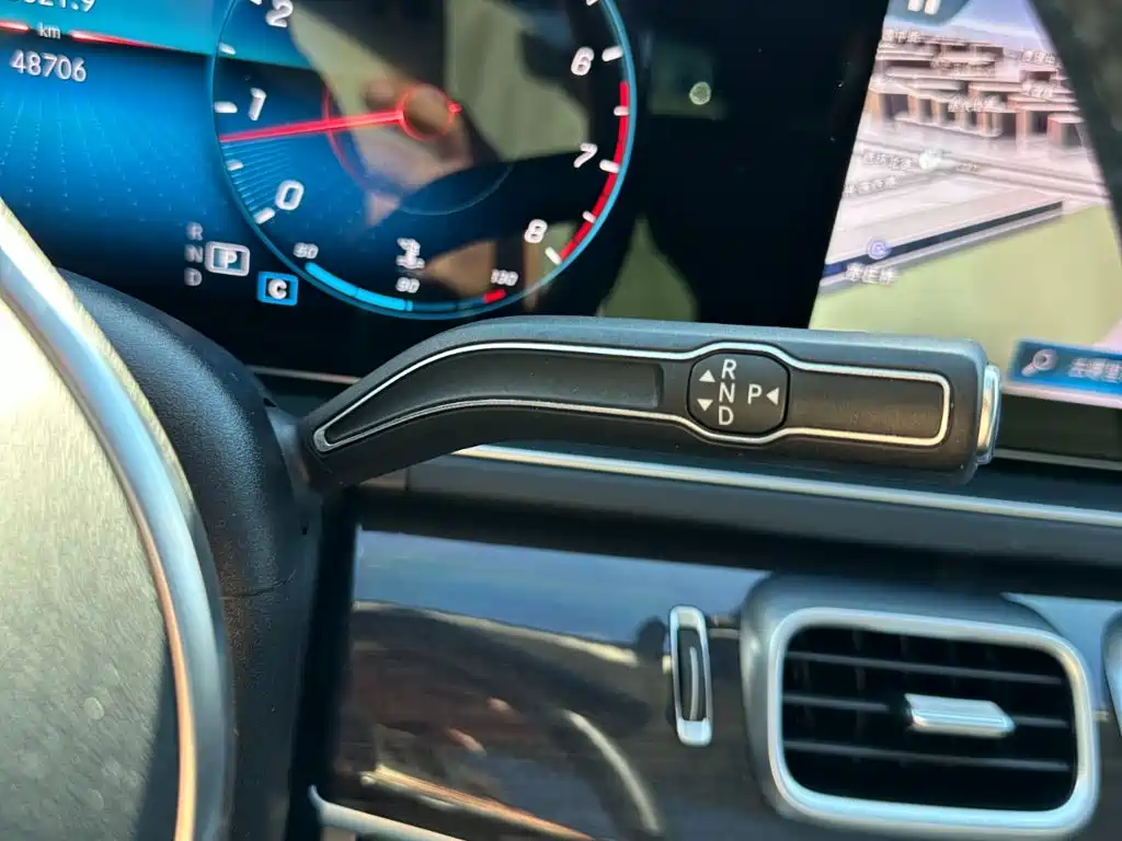 Mercedes-Benz GLE (Import) — миниатюра 24