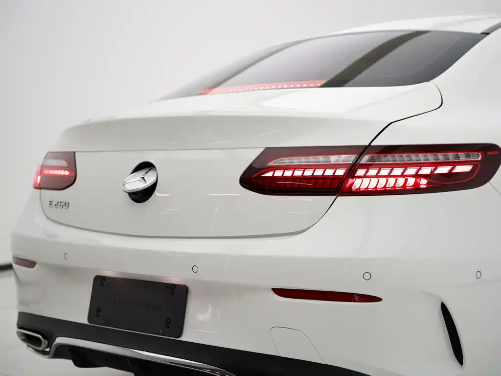 Mercedes-Benz E-Class (Import) — миниатюра 19