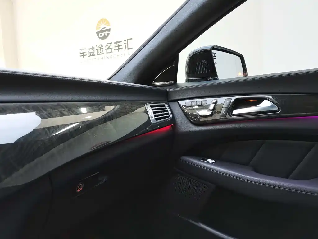 Mercedes-Benz CLS — миниатюра 17