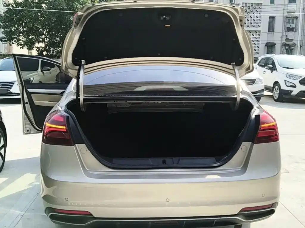 Geely Emgrand — миниатюра 17