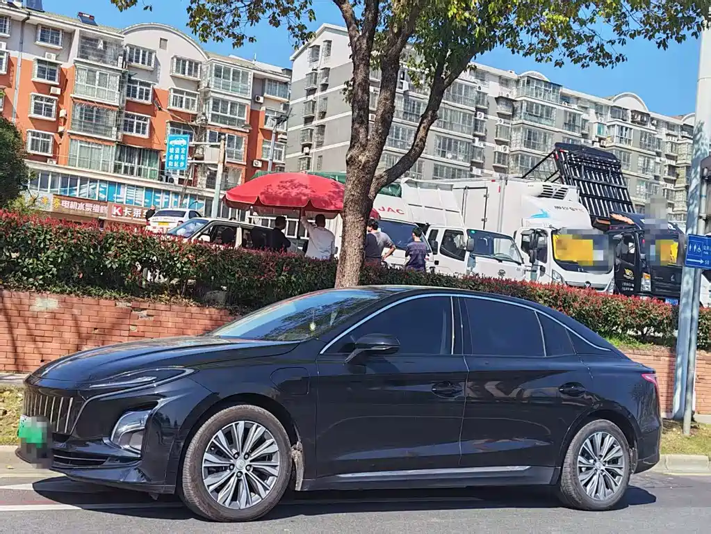 Hongqi Hongqi E-QM5