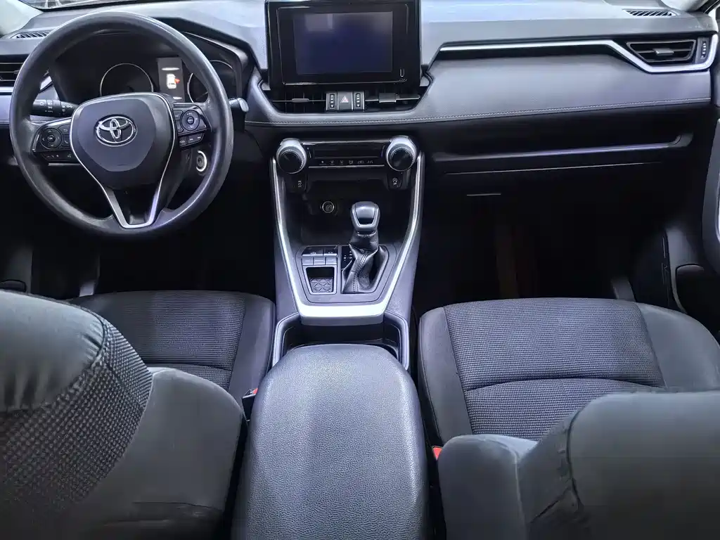 Toyota RAV4 — миниатюра 11