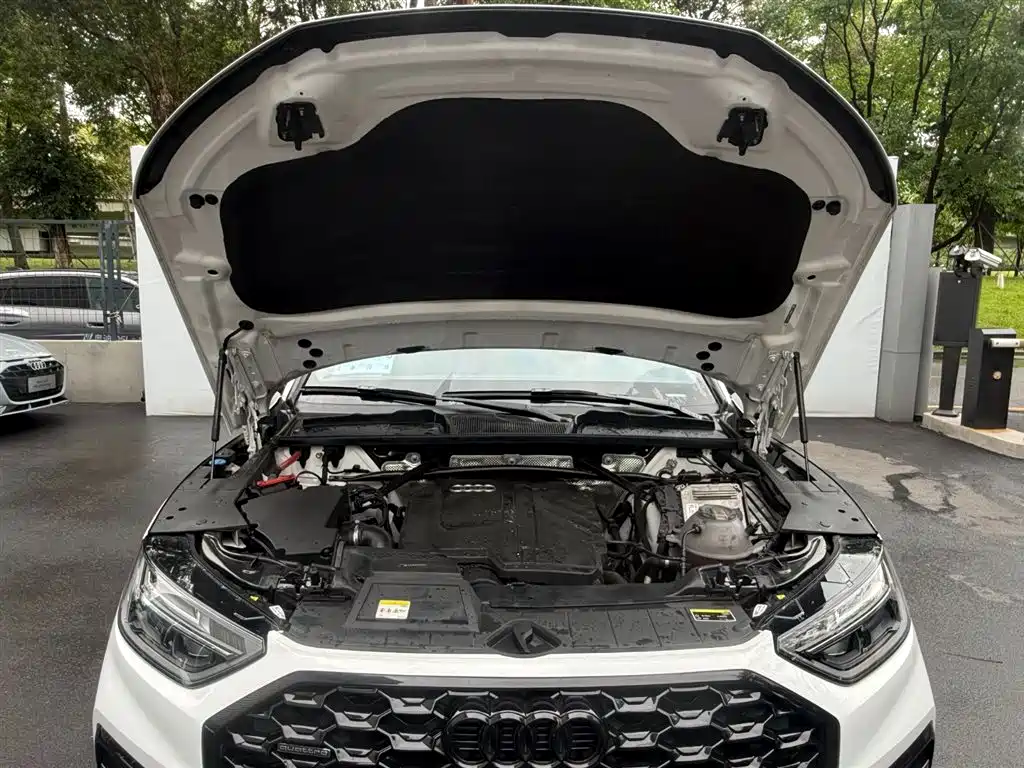 Audi Q5L Sportback — миниатюра 8