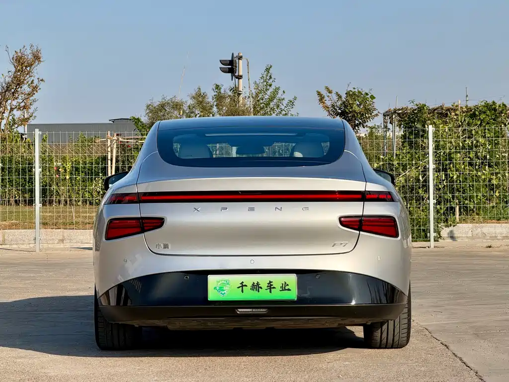 XPeng P7 — миниатюра 4
