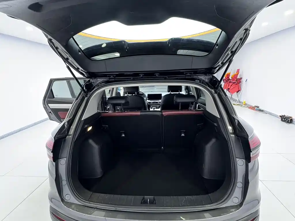Geely Binyue — миниатюра 7
