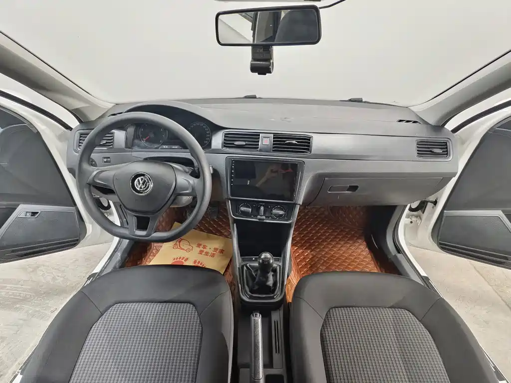 Volkswagen Santana — миниатюра 9