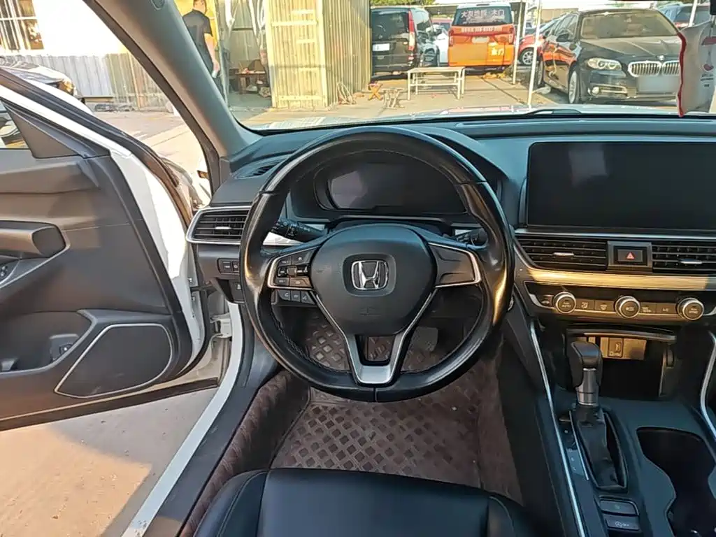 Honda Accord — миниатюра 11