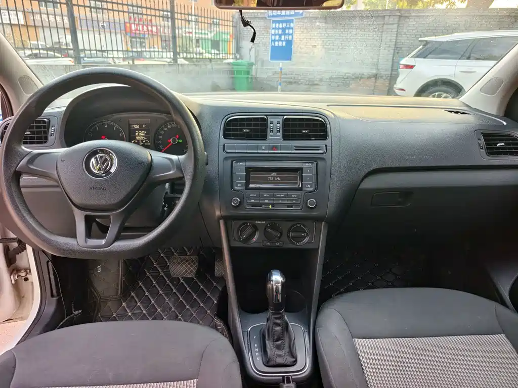 Volkswagen Polo — миниатюра 6