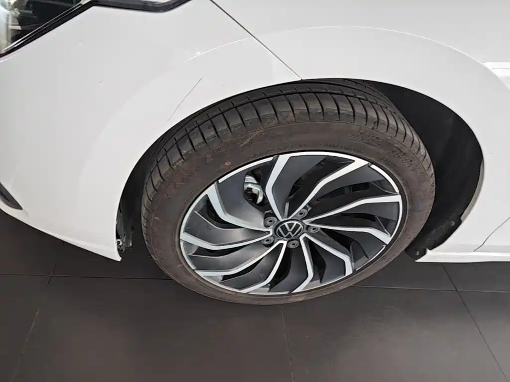 Volkswagen Golf — миниатюра 23