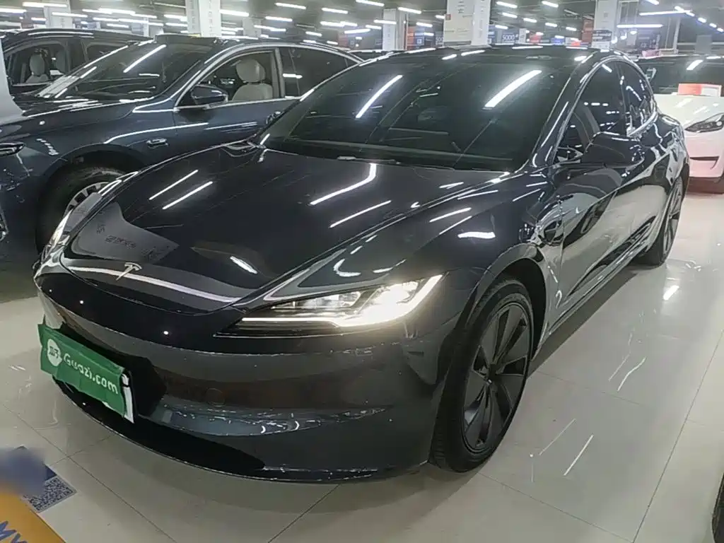 Tesla Model 3 — миниатюра 2