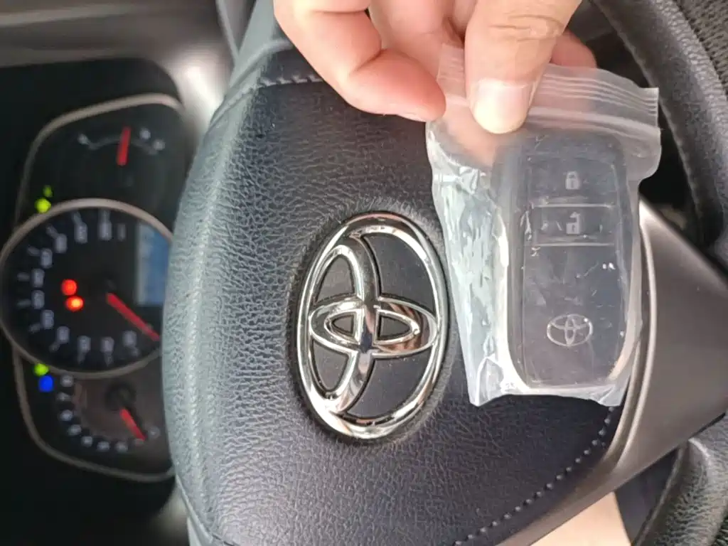 Toyota RAV4 — миниатюра 9