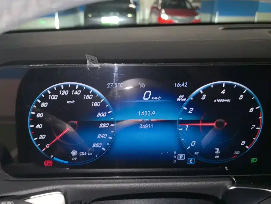 Mercedes-Benz GLB — миниатюра 14