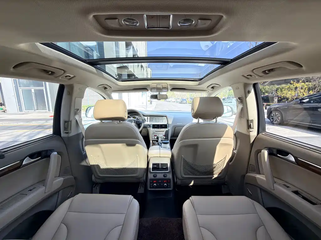 Audi Q7 — миниатюра 13