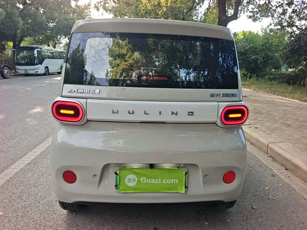 Wuling MINIEV — миниатюра 6