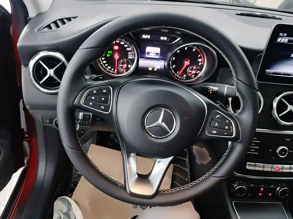 Mercedes-Benz GLA — миниатюра 11