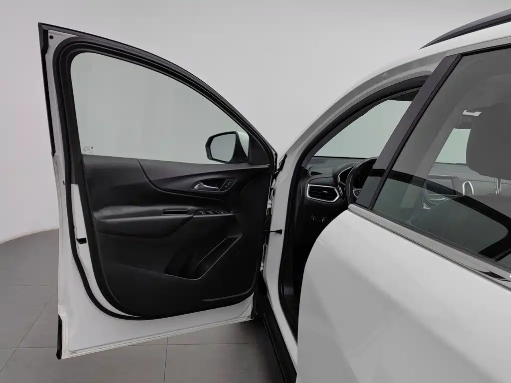 Chevrolet Equinox — миниатюра 8