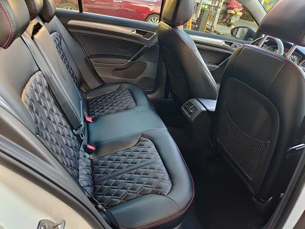 Volkswagen Golf — миниатюра 11