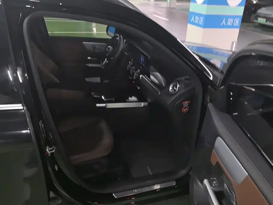 Mercedes-Benz GLB — миниатюра 8